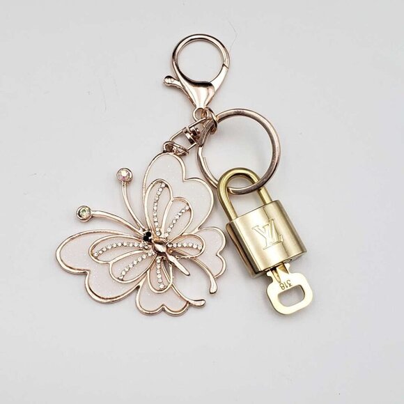 100% Auth Louis Vuitton Lock & Key with unbranded Bagcharm, Keycharm, Keychain - Picture 1 of 8